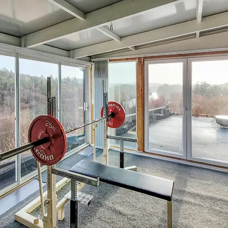 Gorgeous Home In Sveio With House Sea View * Sveio